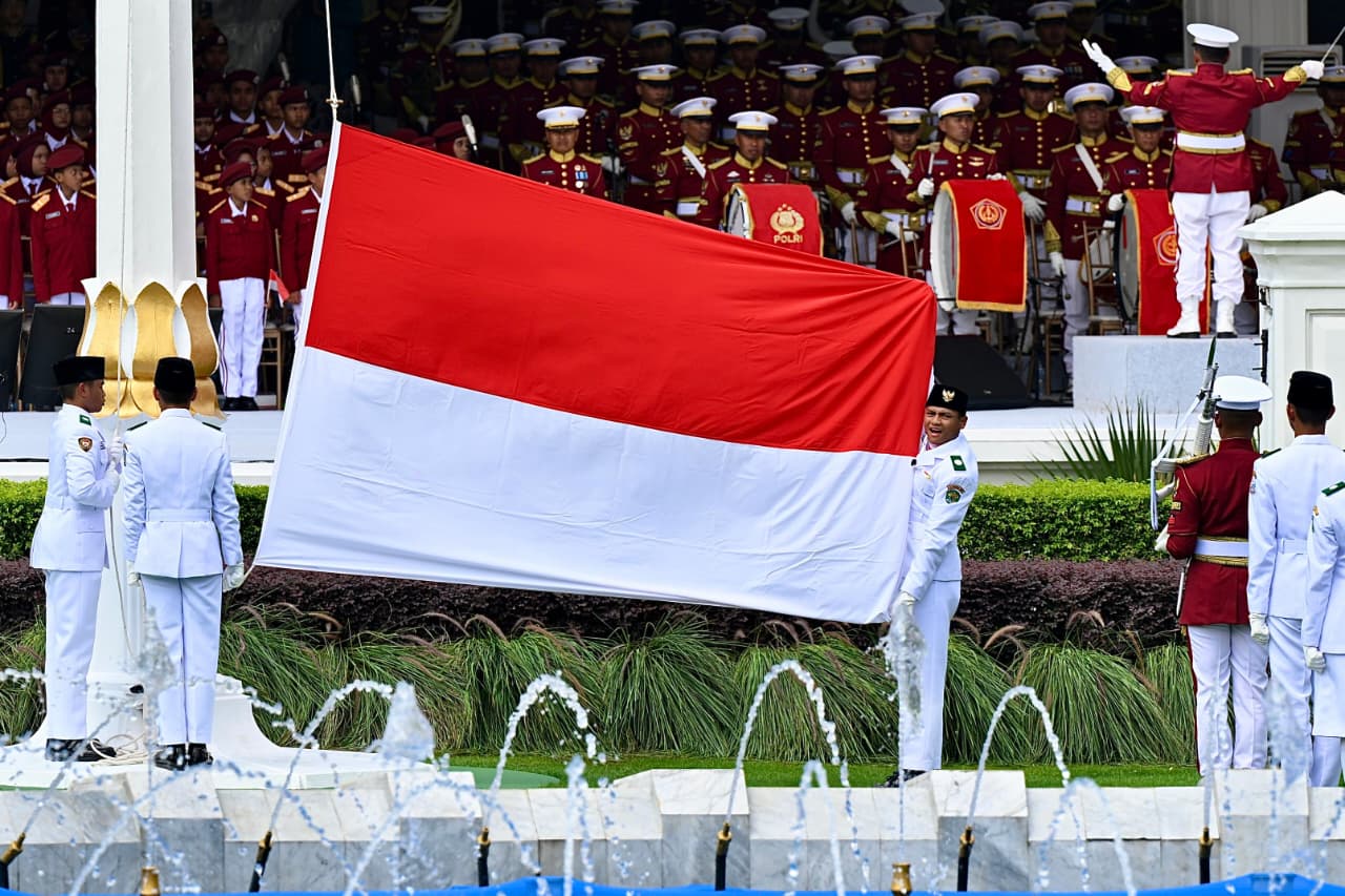 Pengibaran Bendera Merah Putih (SinPo.id/Setpres)