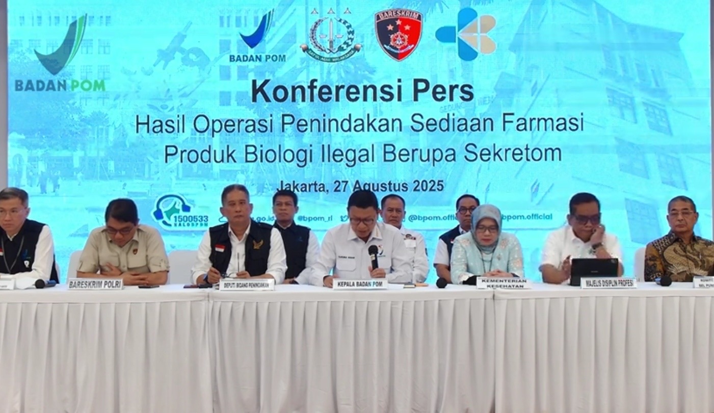 Kepala BPOM Taruna Ikrar (tengah) melakukan konferensi per. (SinPo.id/tangkap layar)