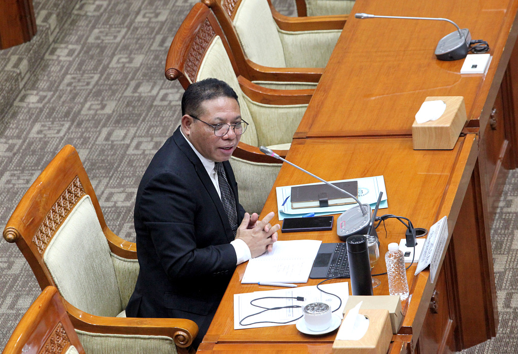 Komisi III DPR gelar fit and proper test Calon Hakim Konstitusi Inosentius Samsul (Ashar/SinPo.id)