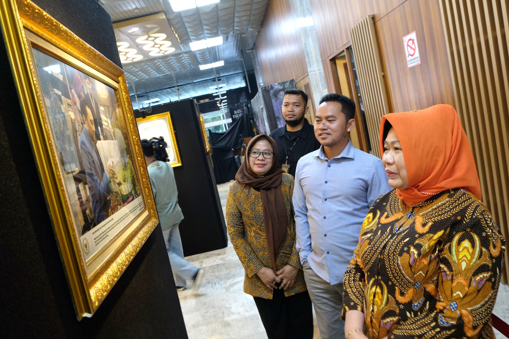 Sekjen MPR RI Siti Fauziah resmi membuka Lomba Anugerah Jurnalistik MPR RI (Ashar/SinPo.id)