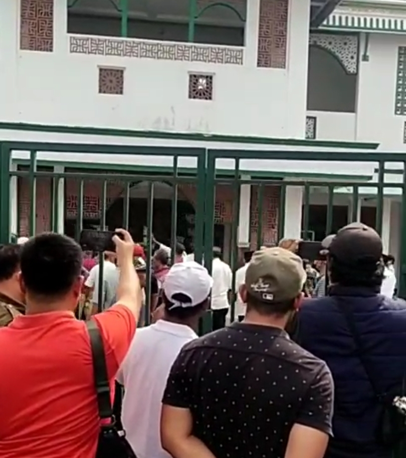 Ilustrasi demo warga Kalimulya tolak pembangunan kantor kelurahan. (SinPo.id/Istimewa)