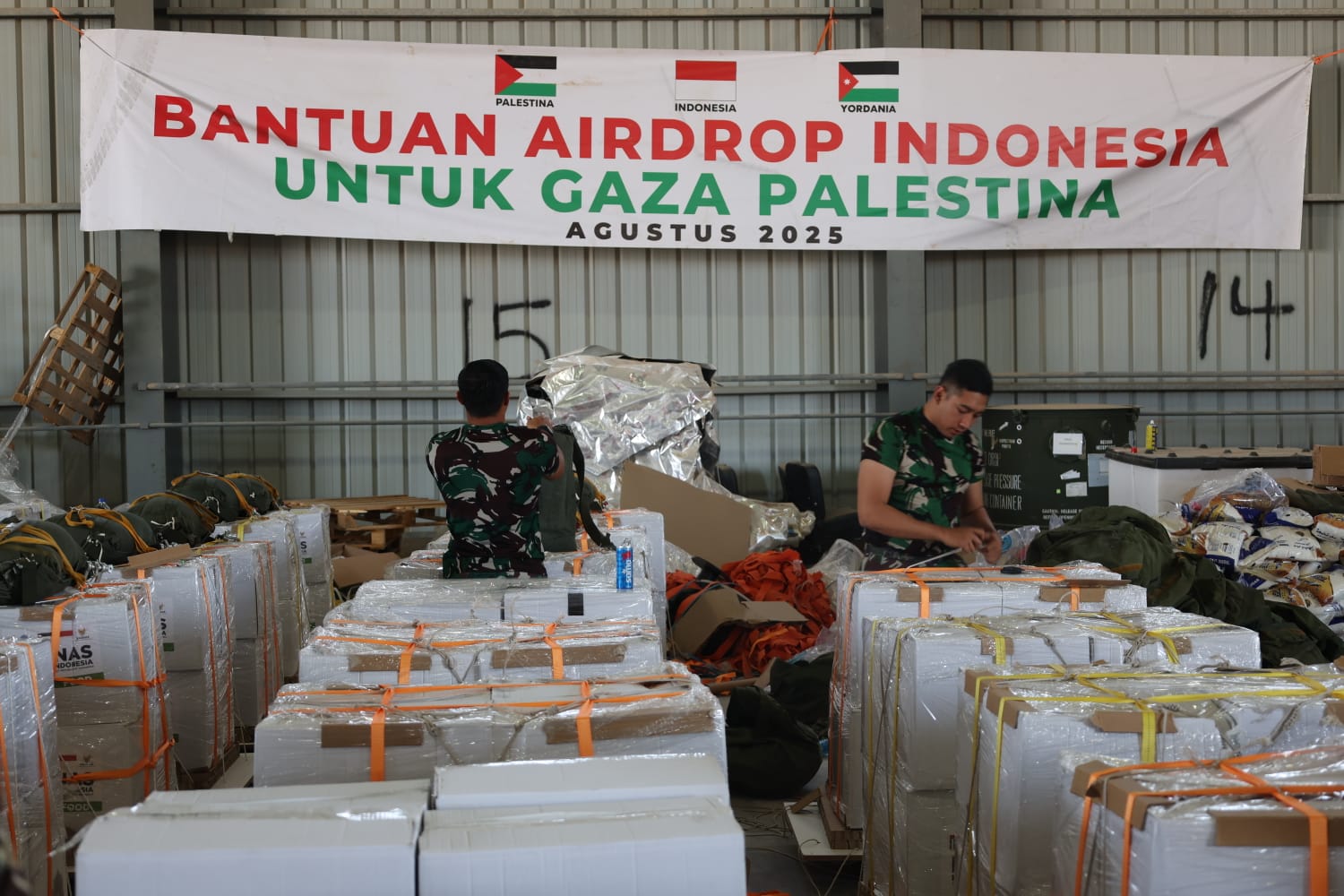 Bantuan yang disalurkan TNI untuk masyarakat Gaza (SinPo.id/ Puspen TNI)