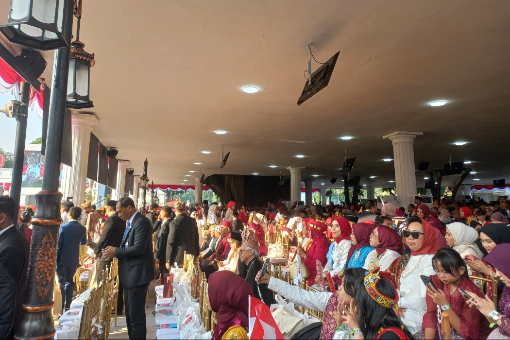 Masyarakat padati Istana Merdeka untuk ikuti Upacara HUT RI ke 80 (SinPo.id/Anam)