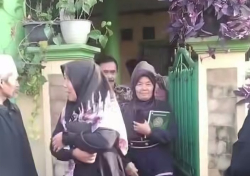 Pengajian di lokasi Umi Cinta (SinPo.id/tangkapan layar)