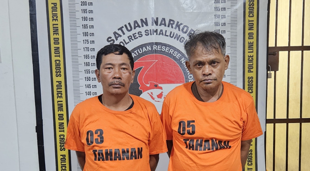 Dua pelaku pengedar sabu yang ditangkap Polres Simalungun (SinPo.id/ Humas Polri)