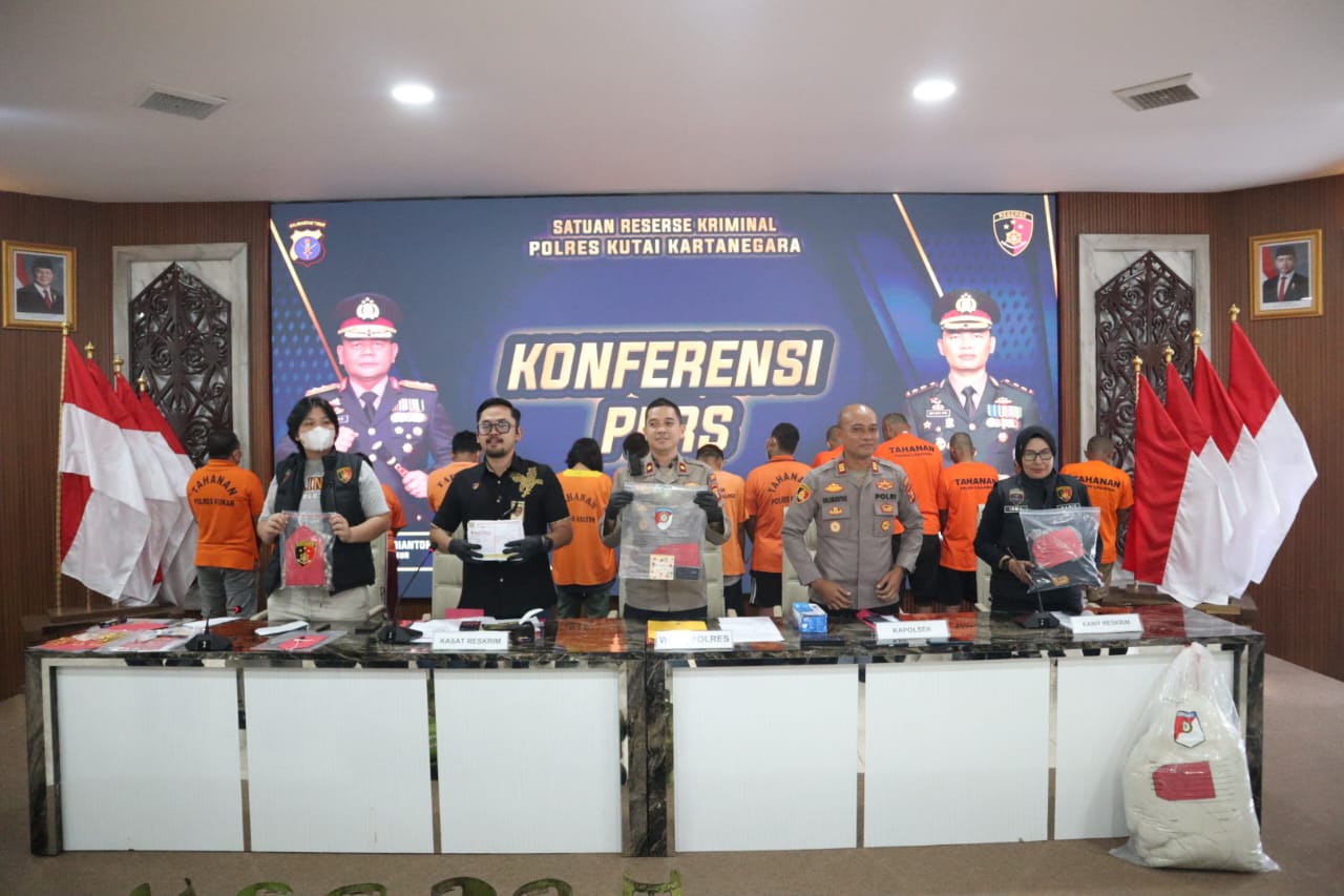 Konferensi pers kasus pencabulan di Mapolres Kukar (SinPo.id/ Humas Polri)
