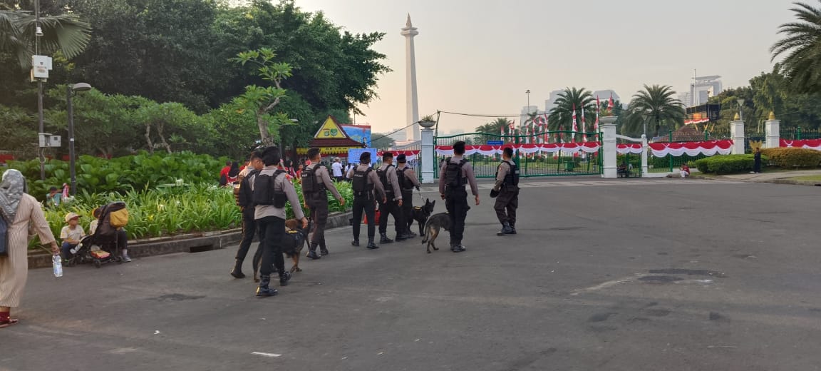 Anjing pelacak mengawal keamanan HUT RI (SinPo.id/Dok.Polri)