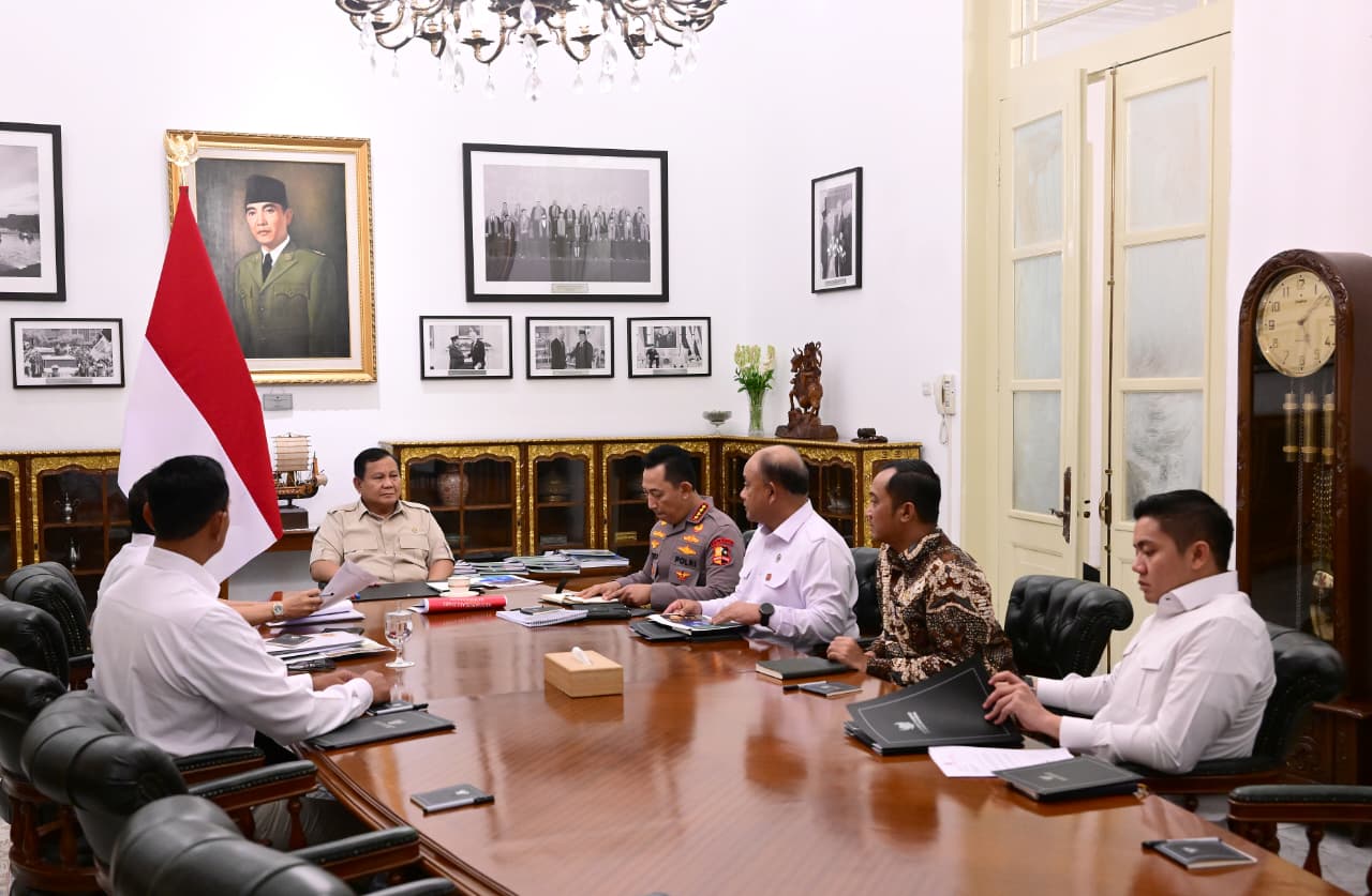 Presiden Prabowo Gelar Pertemuan Tertutup Bahas Keamanan dan Ketahanan Pangan Nasional (SinPo.id/Setpres)