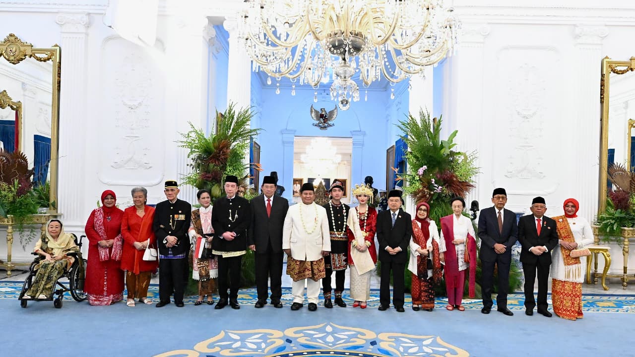 Presiden Prabowo bersama mantan presiden dan mantan wakil presiden di Istana negara (SinPo.id/Setpres)