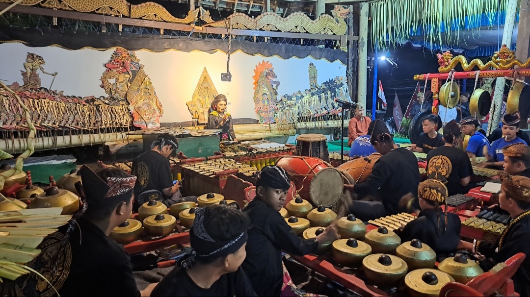 Ratusan Seniman Ramaikan Kembul Topeng di Padepokan Mangun Dharmo (SinPo.id/Istimewa)