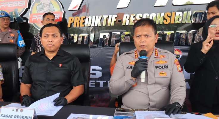 Konferensi pers aksi perekaman pelaku ke majikannya (SinPo.id/Dok.Polres Bekasi Kota)