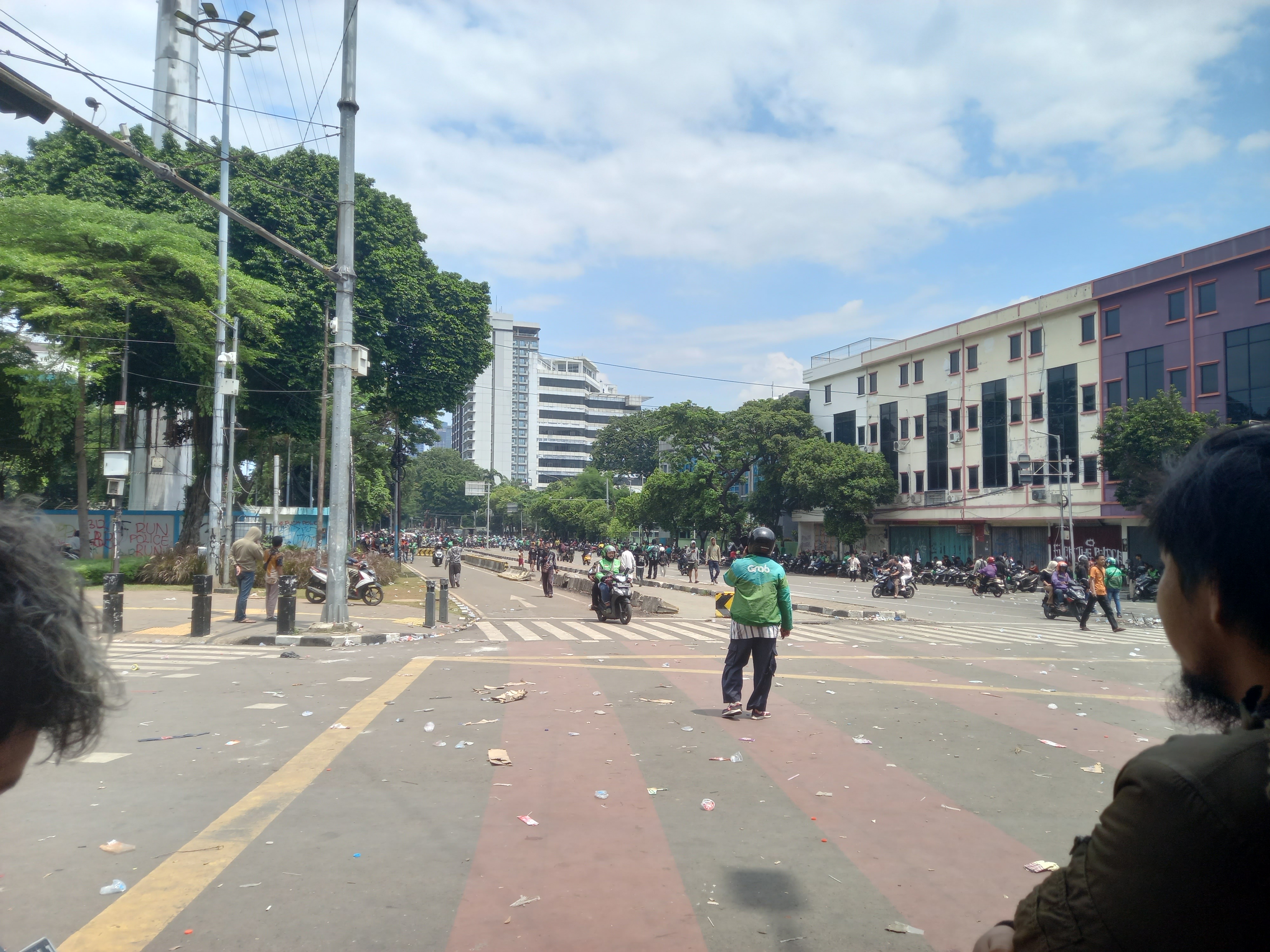 Situasi lalu lintas di sekitar Pasar Senen (SinPo.id/Firdausi)
