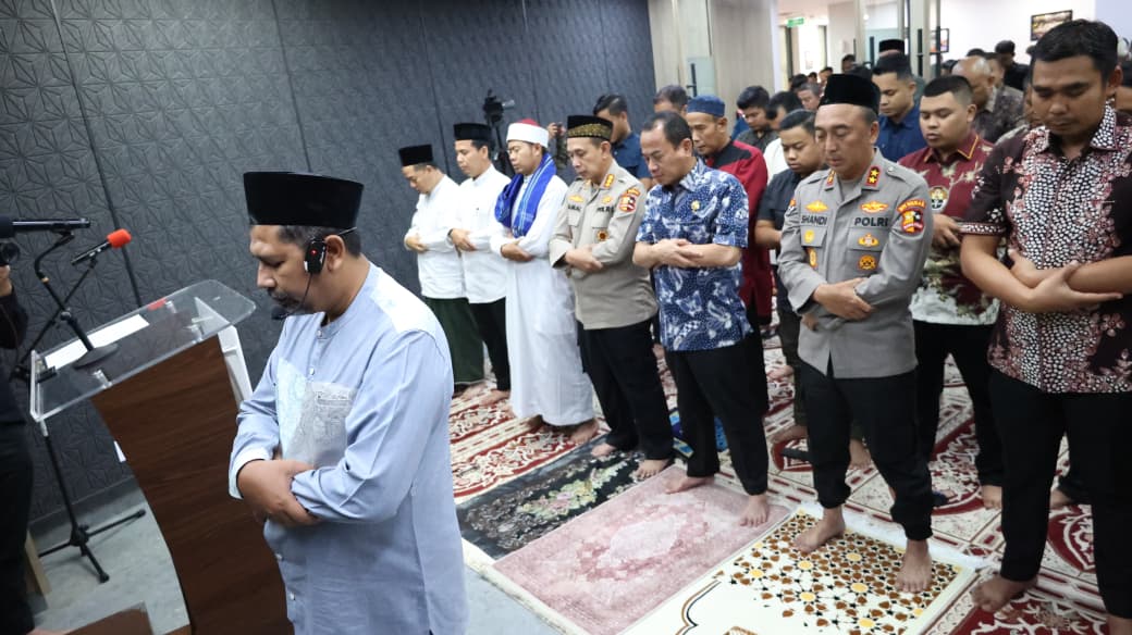 Polri gelar salat gaib untuk Affan Kurniawan (SinPo.id/ Humas Polri)