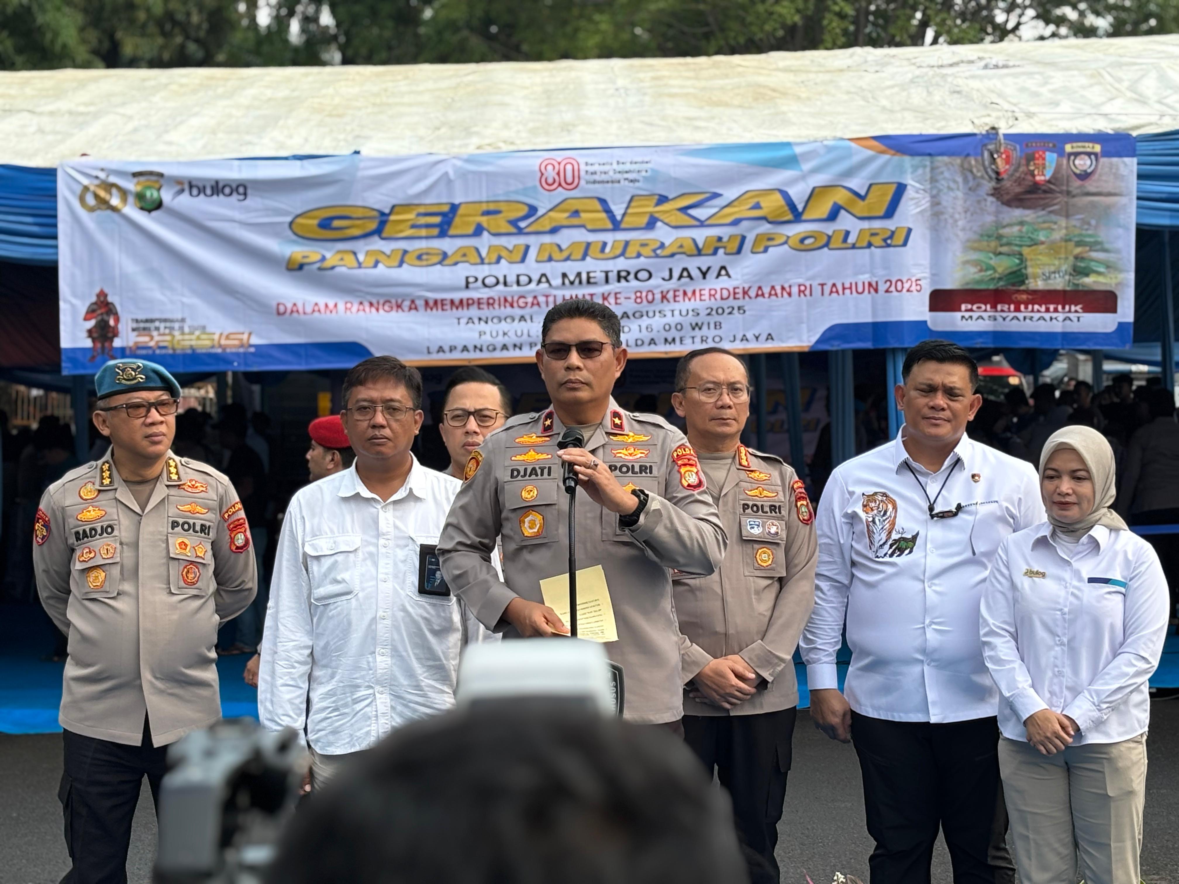 Wakapolda Metro Jaya Brigjen Djati Wiyoto Abadhy saat membuka pangan murah (SinPo.id/Dok.PMJ)