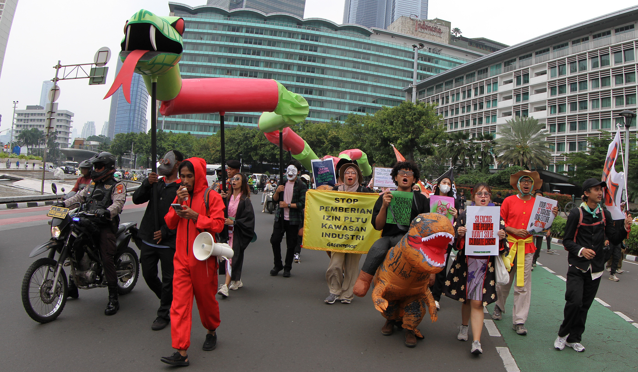 Aksi tuntut keadilan iklim. (Agus Priatna/SinPo.id)