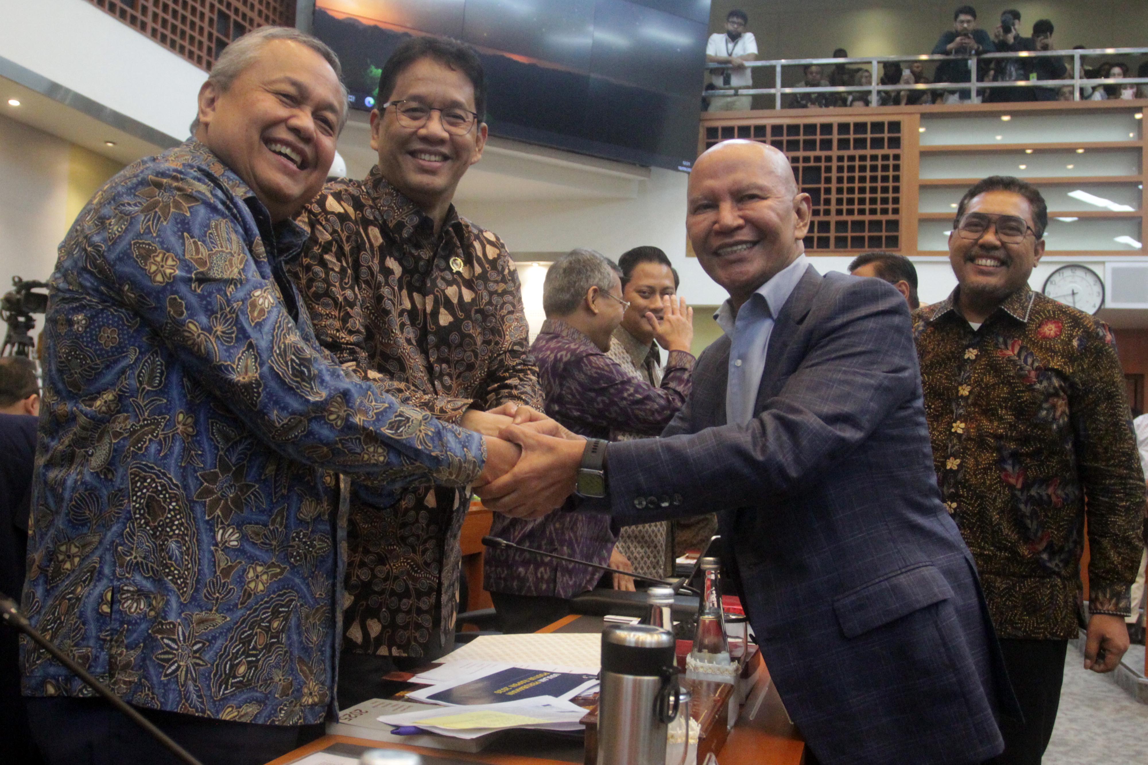 Banggar DPR gelar raker dengan Menkeu Bahas pengambilan keputusan tingkat I RAPBN 2026 (Ashar/SinPo.id)