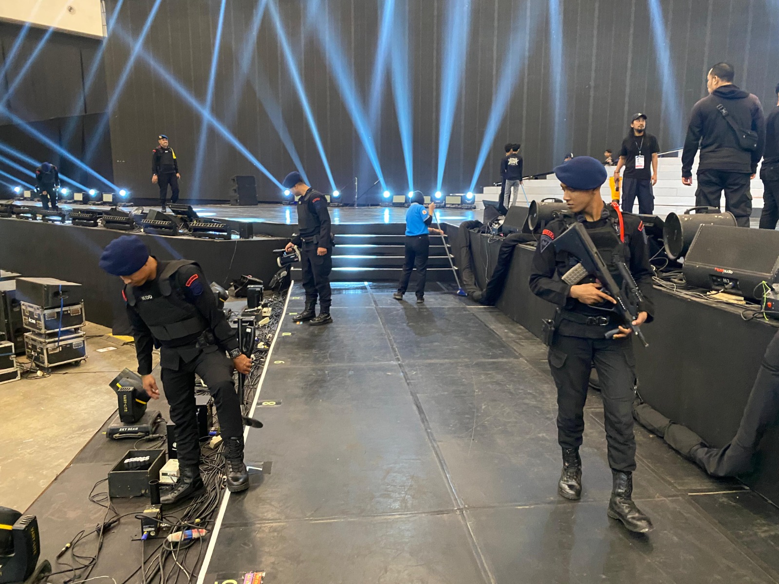 Brimob Polda Metro sterilisasi lokasi konser Super Junior (SinPo.id/ Humas Polda Metro)