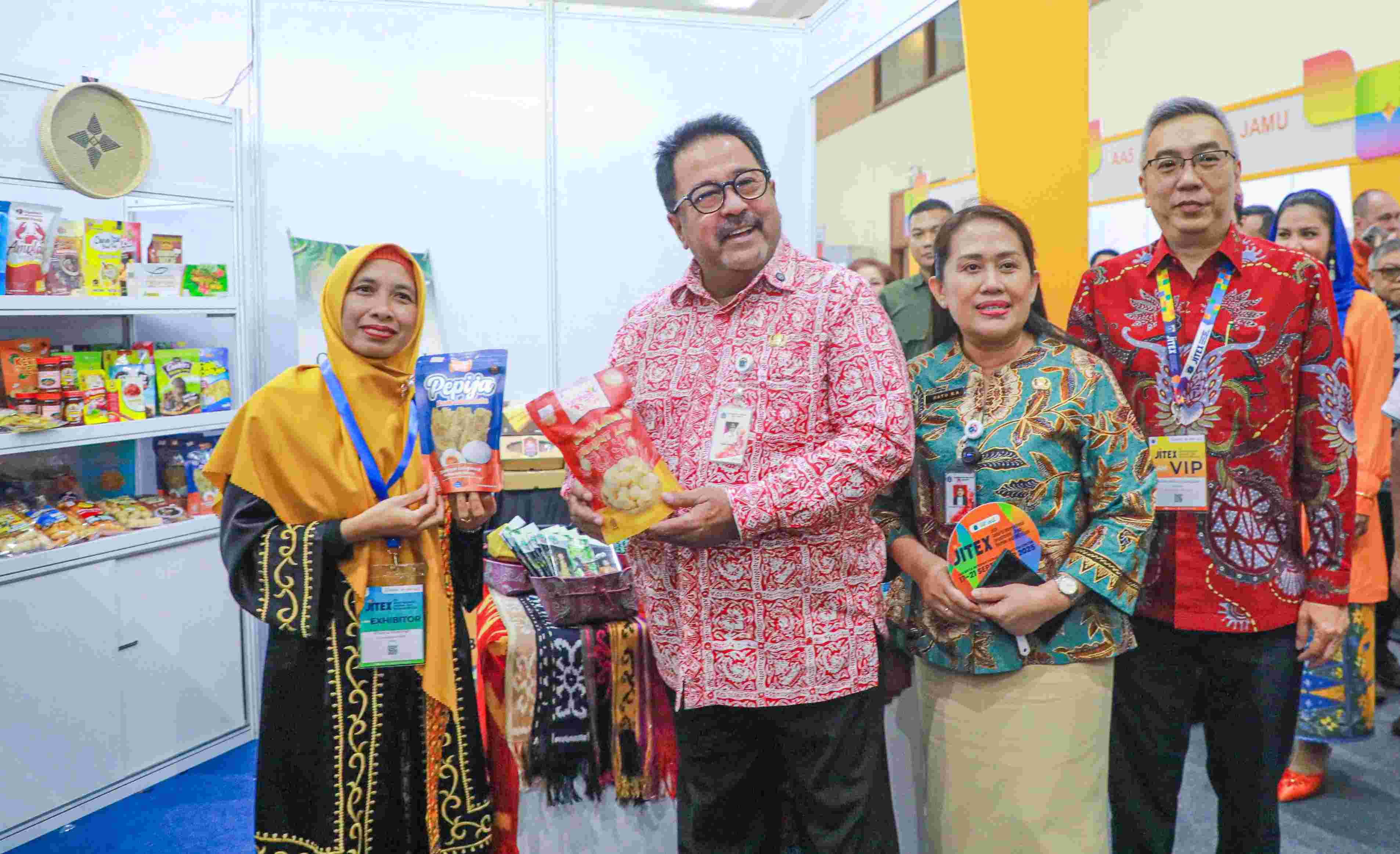 Wagub DKI Jakarta Rano Karno saat membuka JITEX 2025 (SinPo.id/ Dok. Pemprov DKI)