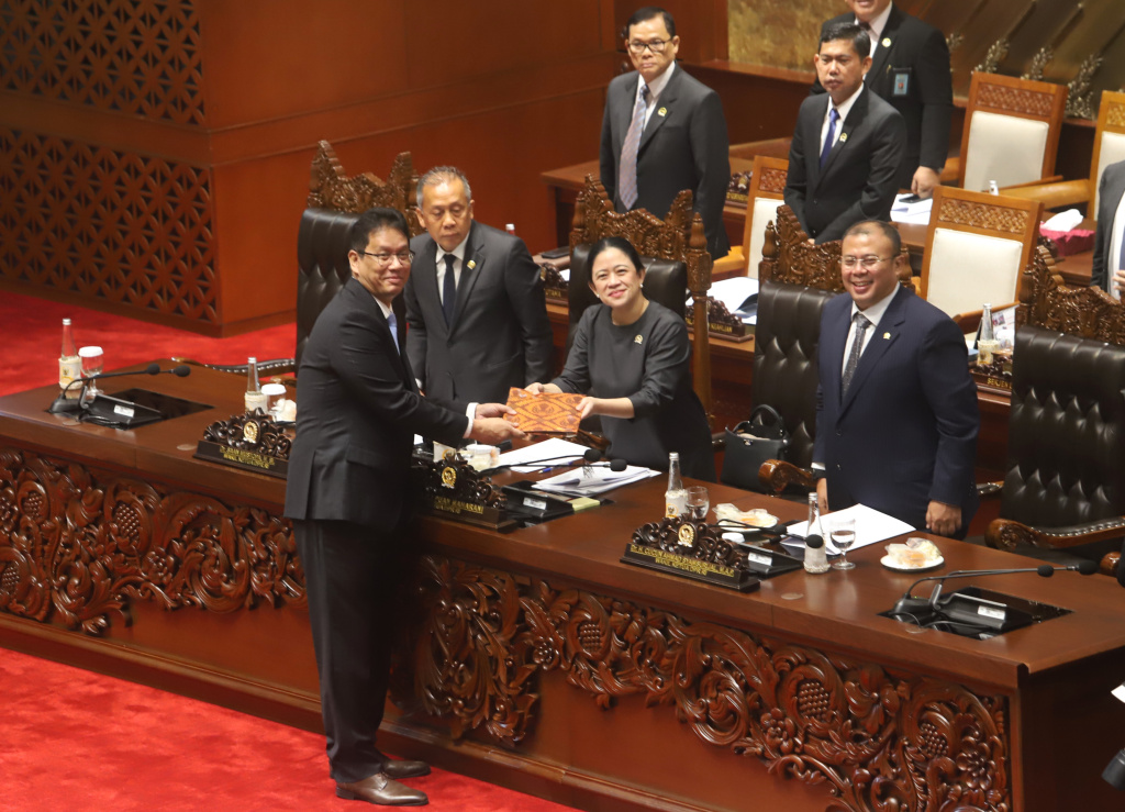 DPR sahkan RUU APBN 2026 menjadi UU APBN 2026 (Ashar/SinPo.id)