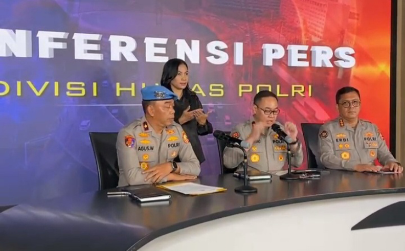 Konfrensi pers 7 Brimob yang melindas driver ojol (SinPo.id/Dok.Polri)