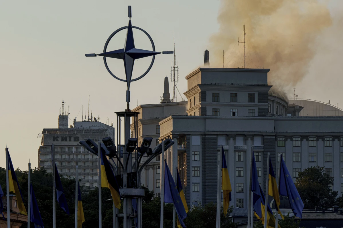 Gedung kabinet pemerintah Ukraina di Kyiv. (SinPo.id/AP)