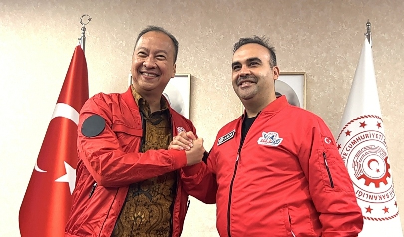 Menperin Agus Gumiwang Kartasasmita dan Menteri Perindustrian dan Teknologi Turki, Mehmet Fatih Kacir. (SinPo.id/dok. Kemenperin)