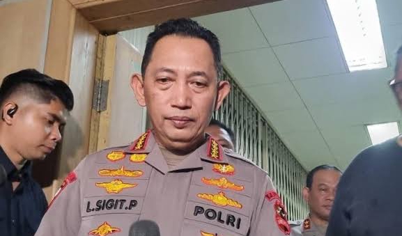 Avtobus bekati orqasida jinsiy aloqa Qul yalagan