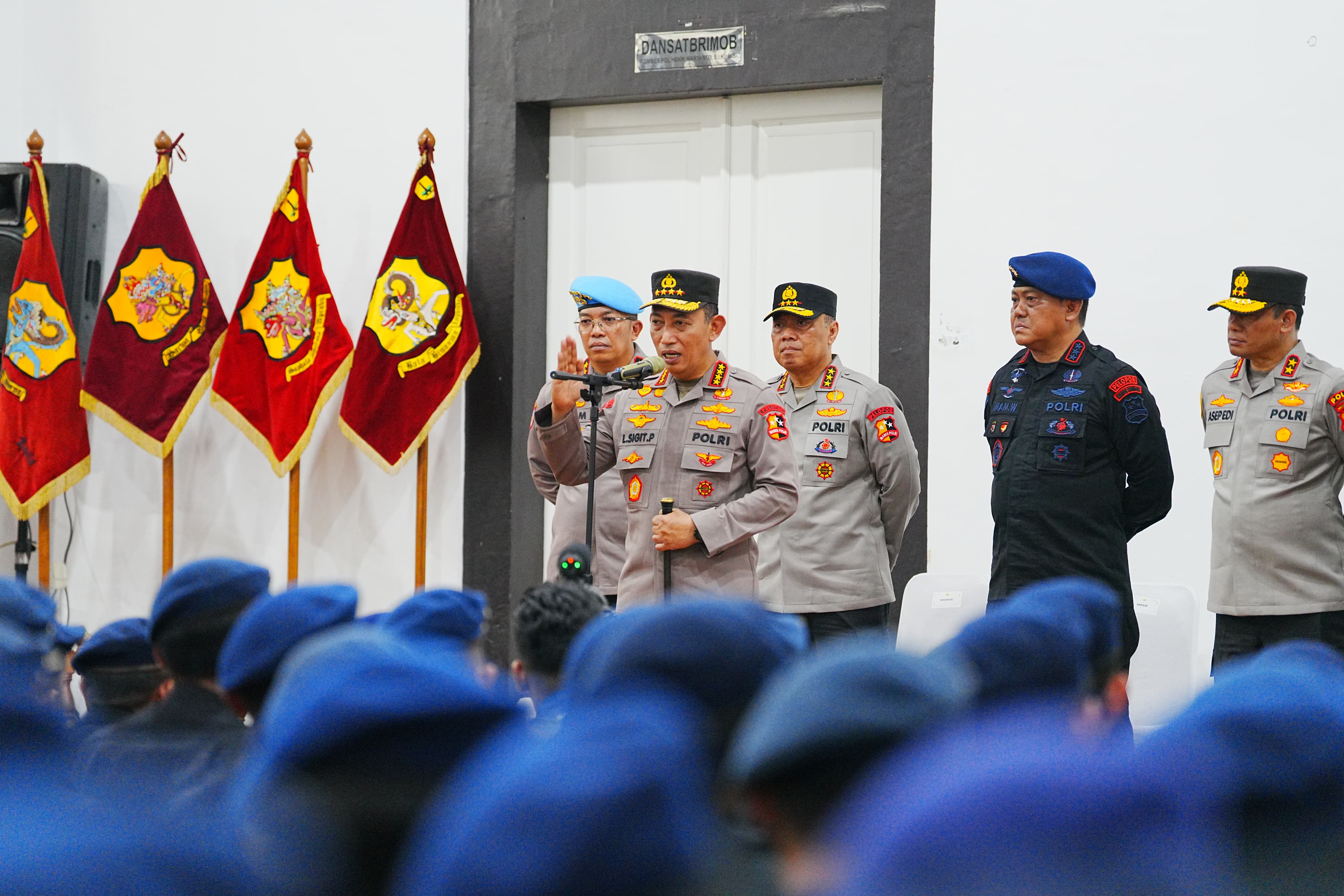 Kapolri saat memberikan arahan ke anggota Brimob (SinPo.id/Dok.Polri)