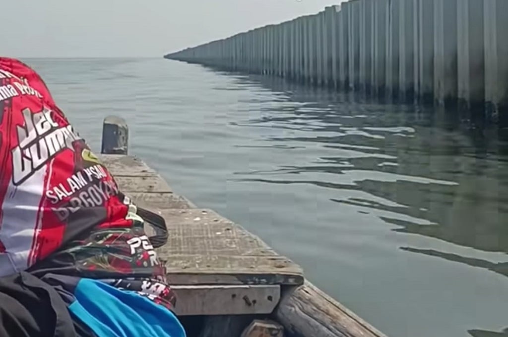 Tanggul beton di Cilincing. (Foto: Instagram @cilincinginfo)