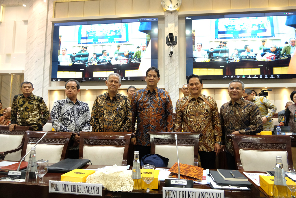 Komisi XI DPR menggelar raker dengan Menkeu Purbaya Yudhi Sadewa membahas RKA TA 2026 (Ashar/SinPo.id)
