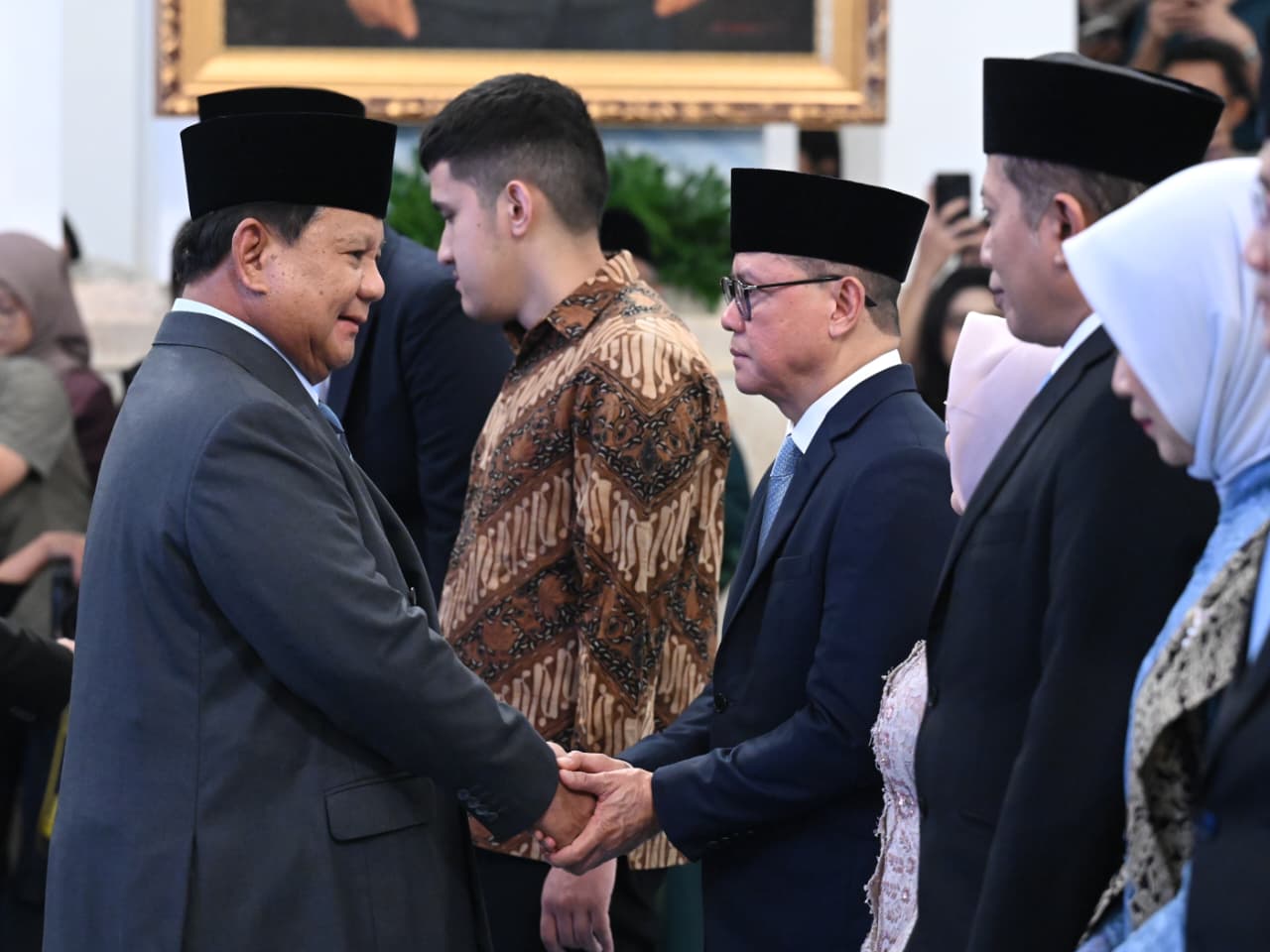 Presiden Prabowo lantik menteri baru di Kabinet Merah Putih (SinPo.id/setpres)