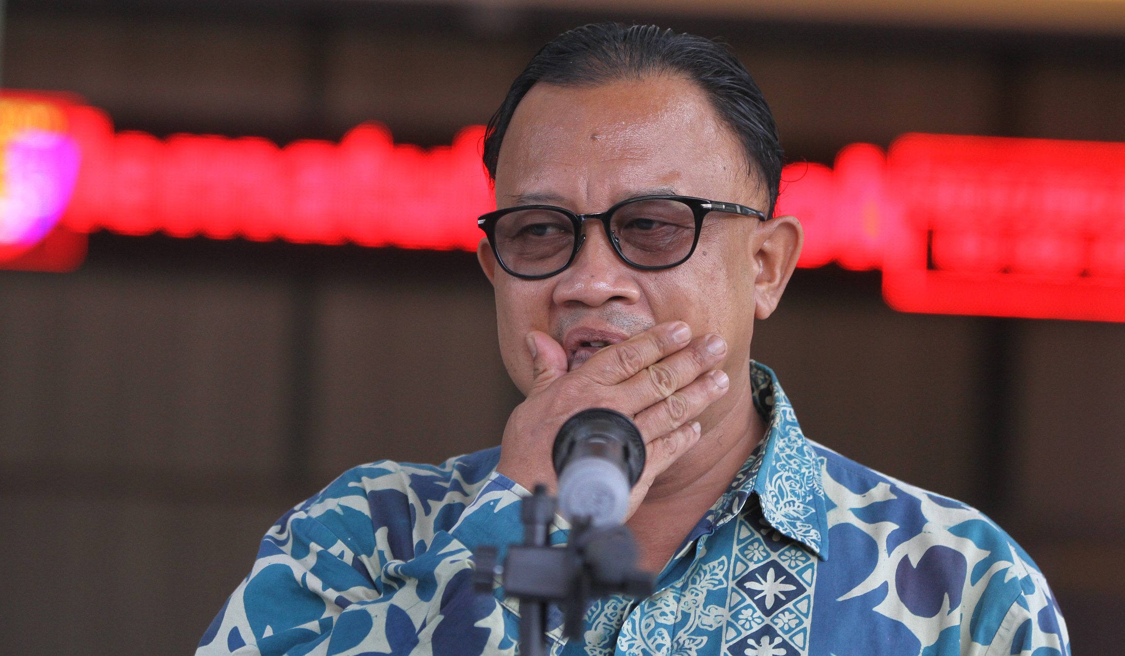 Kompolnas memberikan keterangan usai hadiri gelar perkara oknum brimob. (Agus Priatna/SinPo.id)