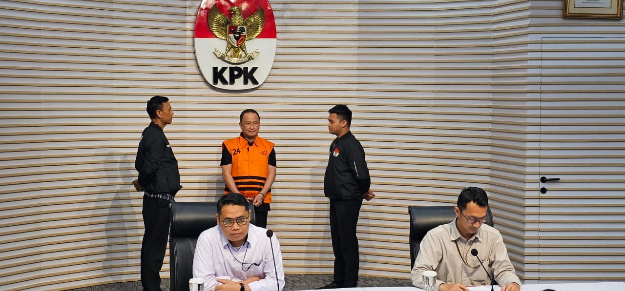 KPK tahan Menas Erwin (SinPo.id/ David)