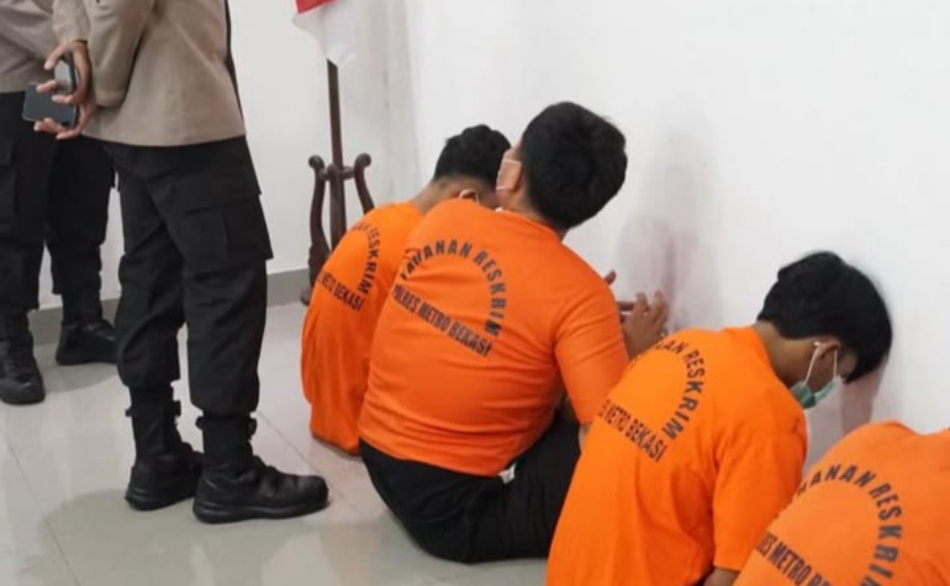 Komplotan maling motor yang ditangkap di Cikarang Utara (SinPo.id/Dok.Polres Metro Bekasi)