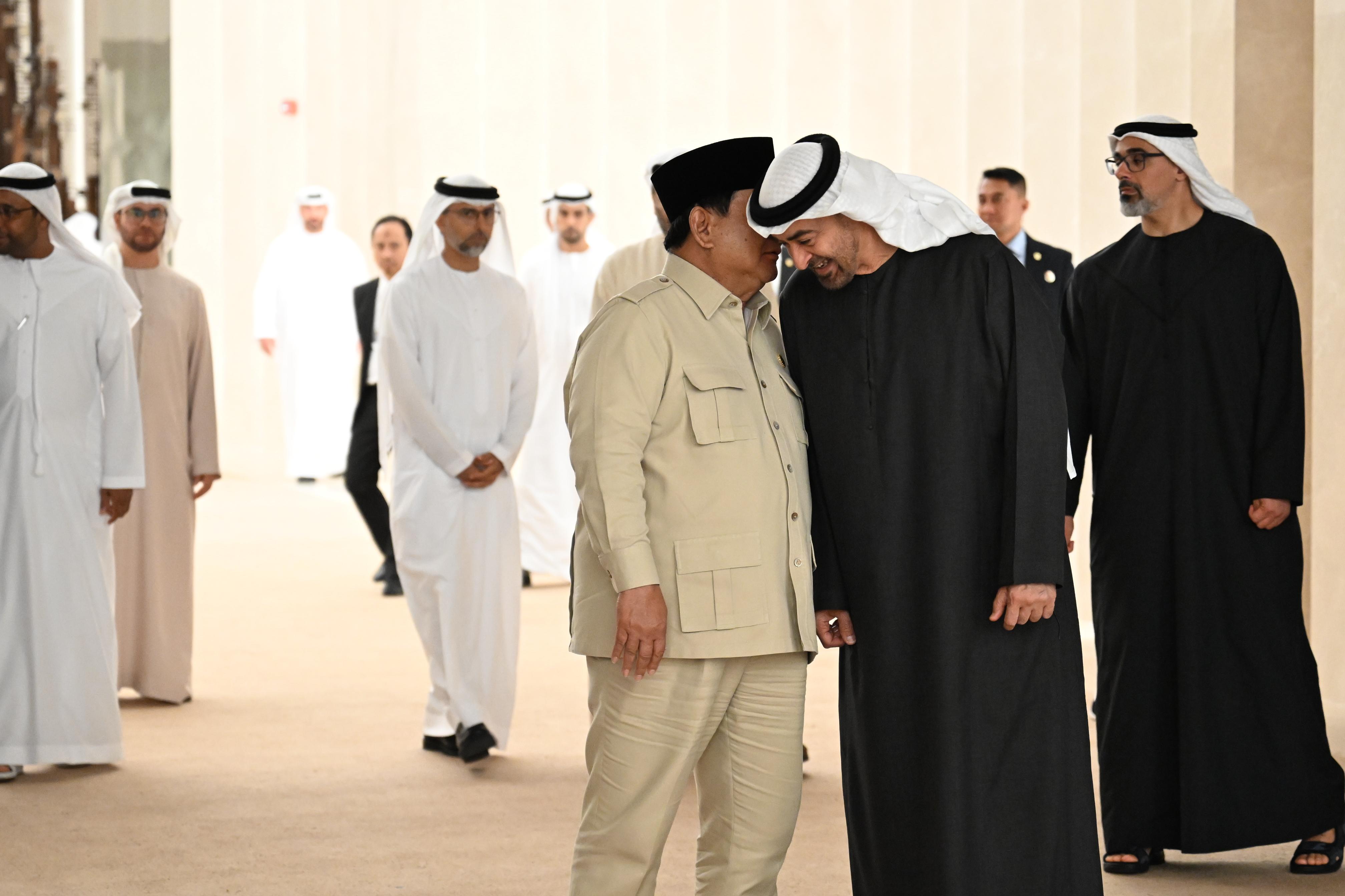 Momen Kedekatan Prabowo dan MBZ di Abu Dhabi (SinPo.id/Setpres)