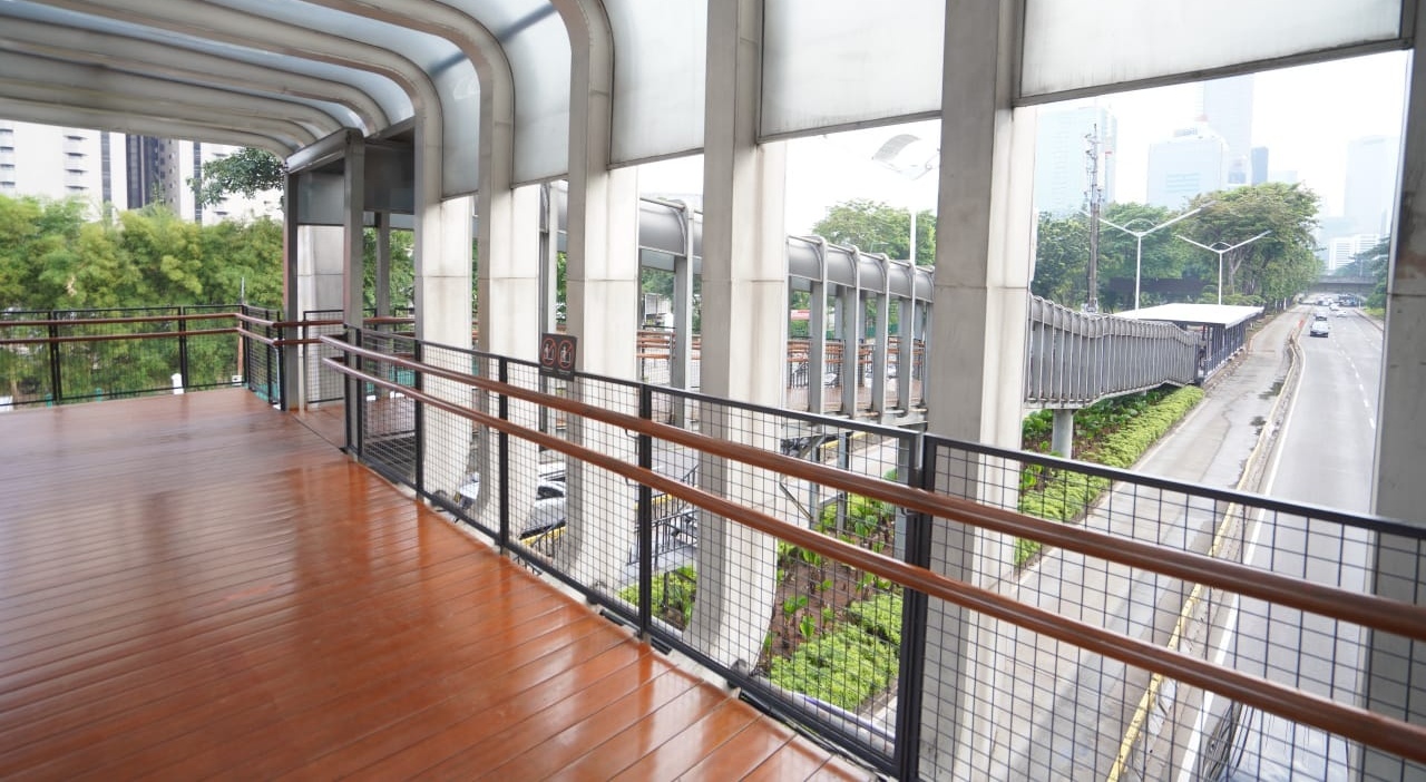 Ilustrasi JPO depan Polda Metro Jaya sudah bisa beroperasi (SinPo.id/ Dok. KemenPU)