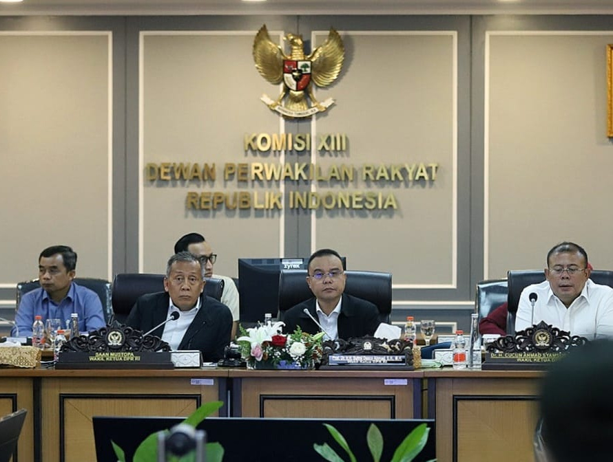 Pimpinan DPR Prof Sufmi Dasco Ahmad membentuk badan pelaksana reformasi Agraria serta membentuk pansus penyelesaian konflik agraria (Ashar/SinPo.id)