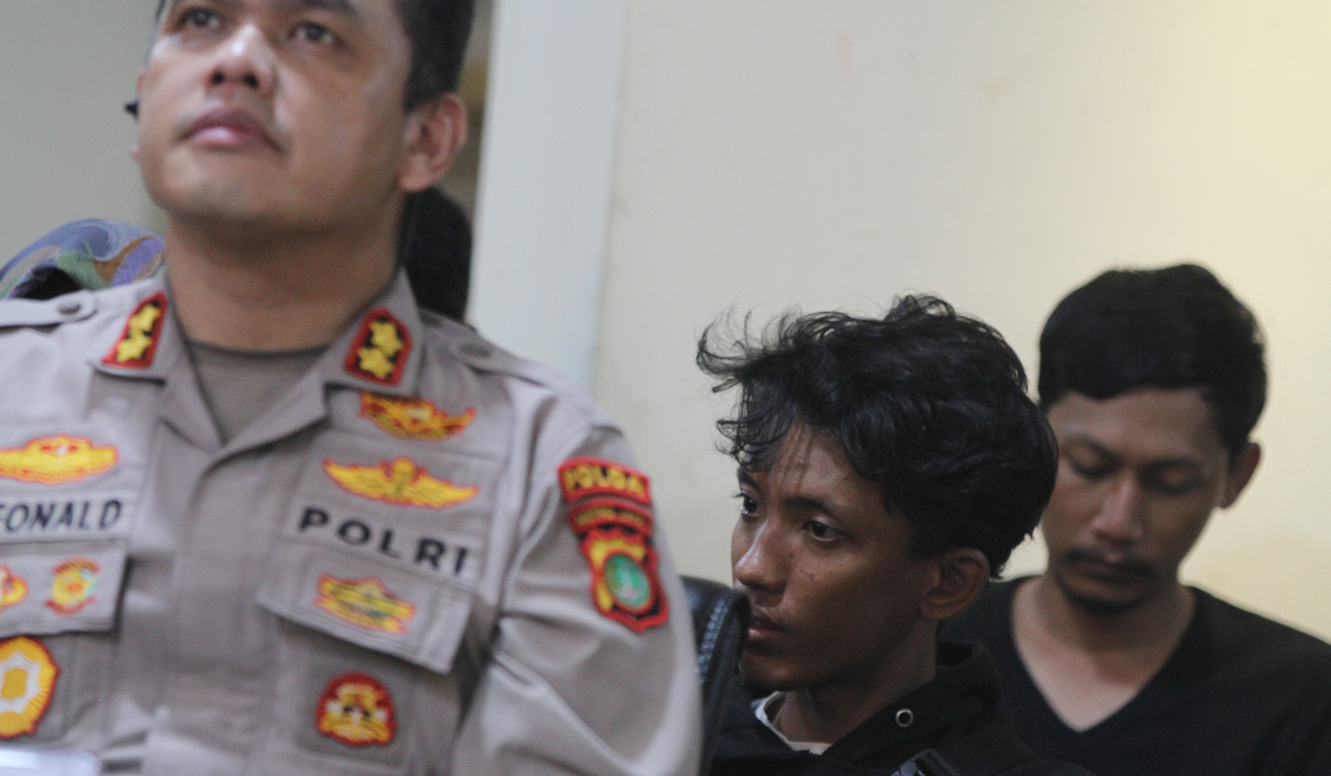 Petugas temukan dua orang hilang pascaaksi. (Agus Priatna/SinPo.id)