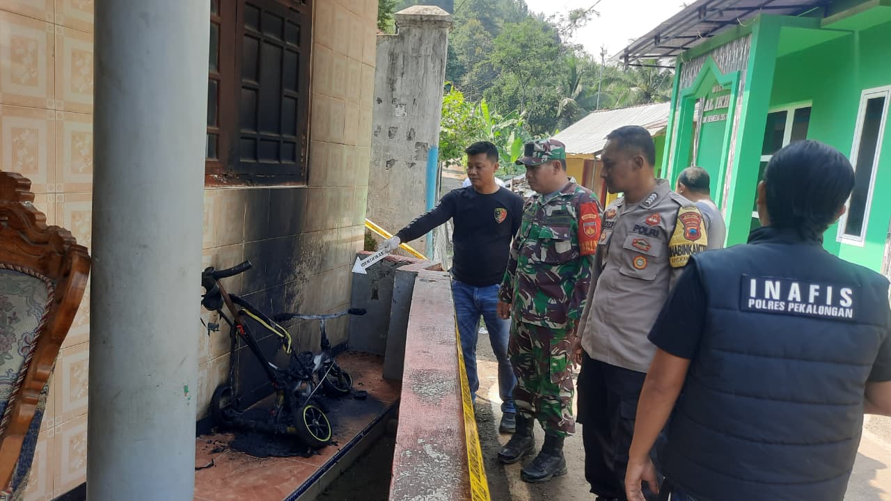 Dugaan pembakaran rumah di Pekalongan (SinPo.id/ Humas Polri)