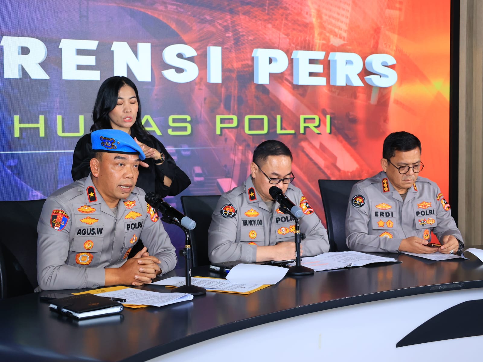 Konfrensi pers 7 anggota Brimob (SinPo.id/Dok.Polri)