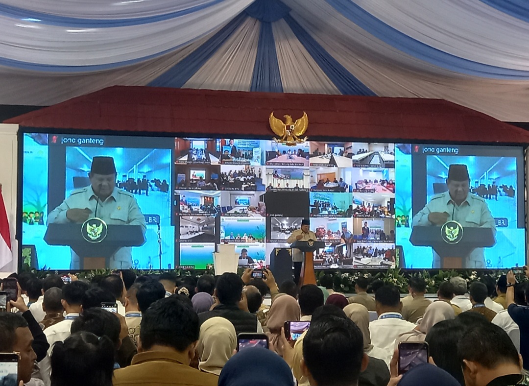 Prabowo Beri Hormat ke Mantan OB yang Kini Sukses Jadi Pengembang Rumah Subsidi (SinPo.id/Firdaus)