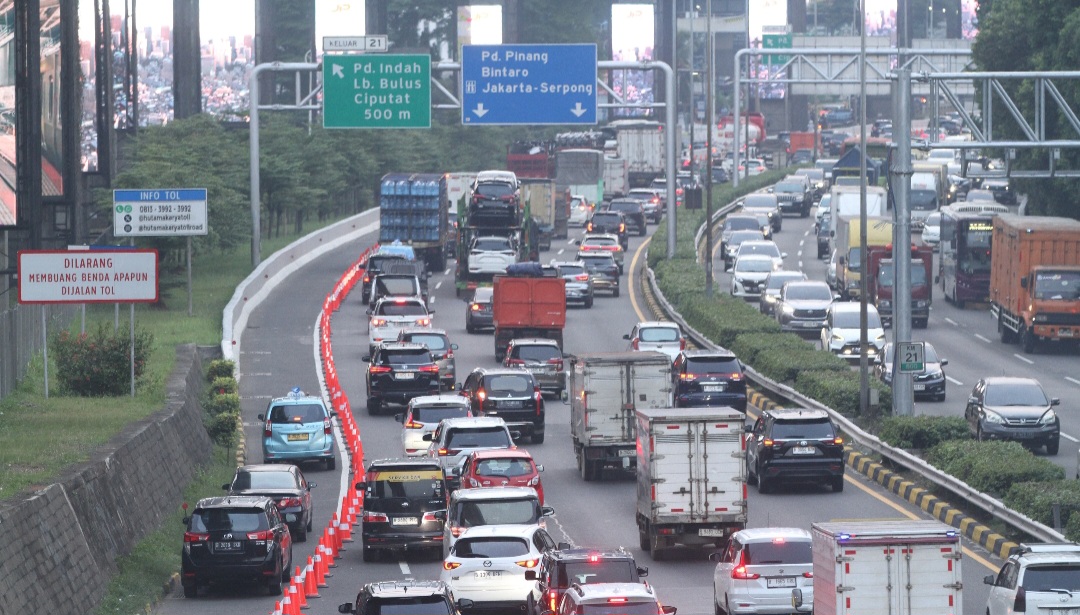 Uji coba rekayasa lalu lintas TB Simatupang. (Agus Priatna/SinPo.id)