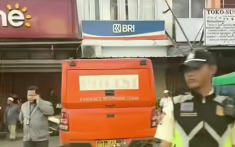 Jenazah korban saat dilakukan evakuasi (SinPo.id/Tangkapan layar)