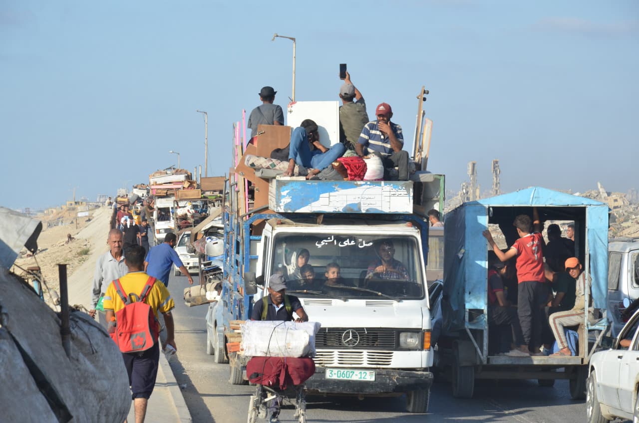 Serangan udara Israel memaksa ribuan penduduk di Gazau mengungsi ke wilayah Al-Mawasi. (SinPo.id.Jurnalis Gaza Muhammed Rabah)