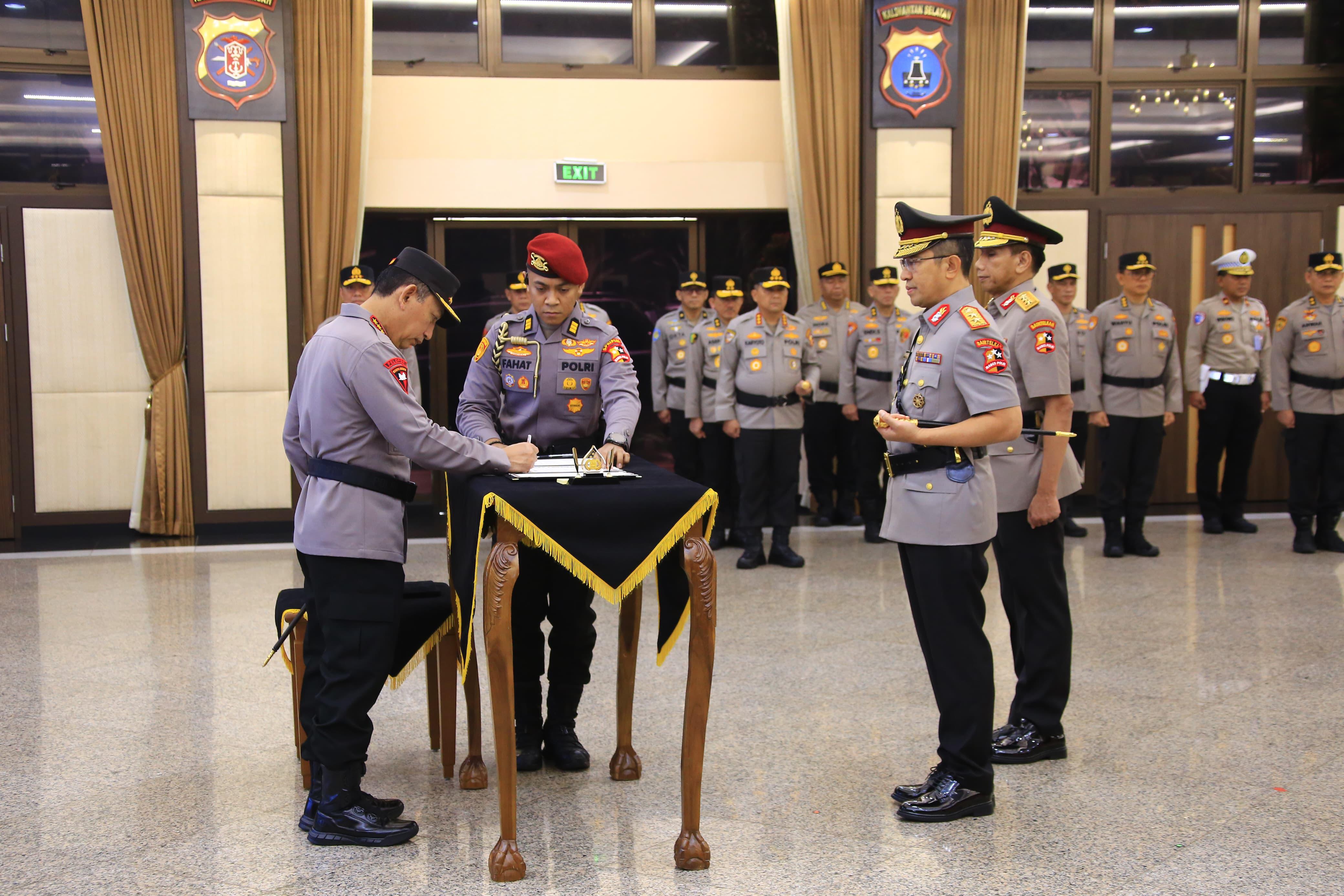 Sertijab Dankor Brimob dan Kabaintelkam Polri (SinPo.id/ Humas Polri)
