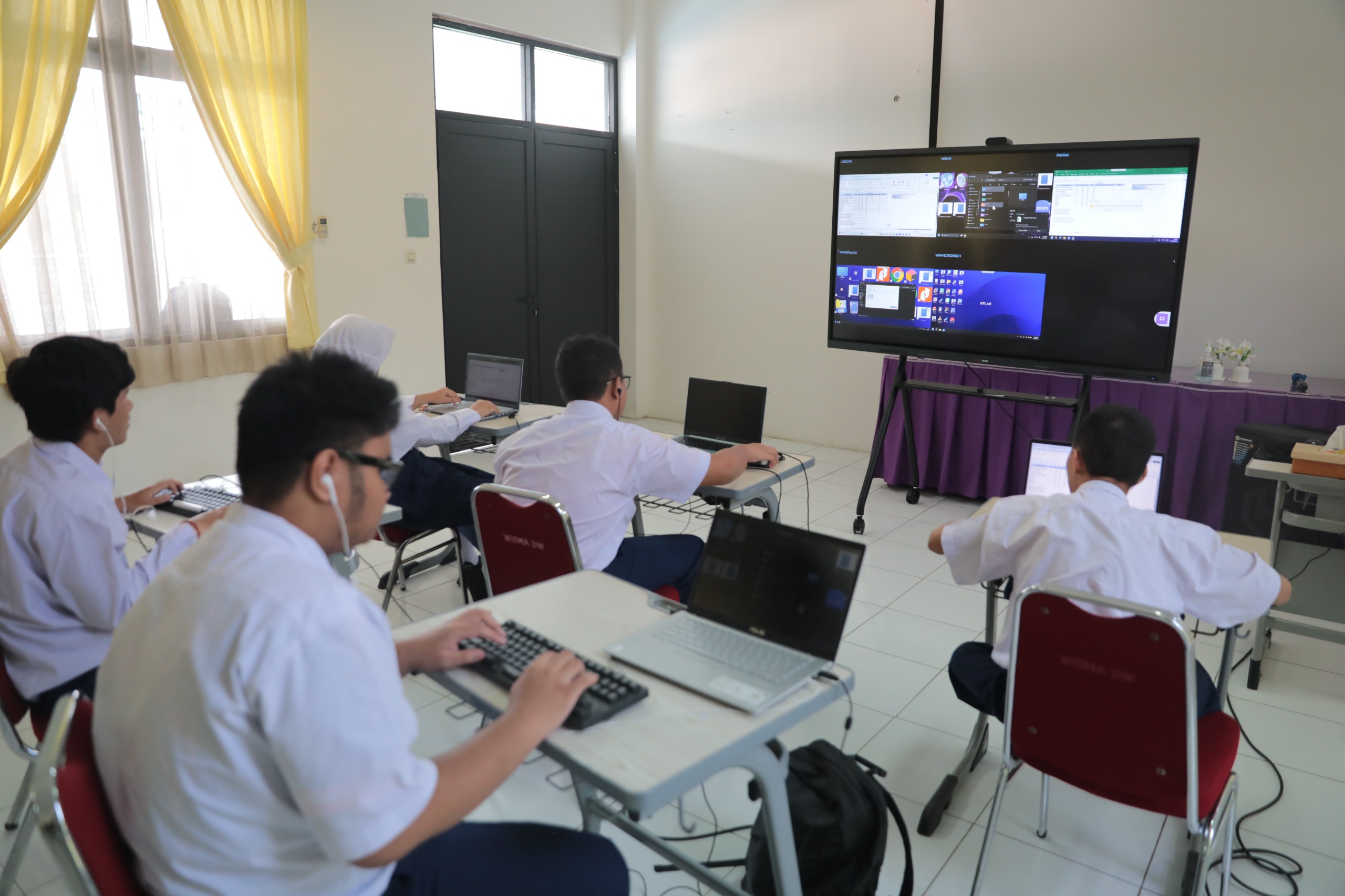 Smart Board Hadir di SLB-A Pembina (SinPo.id/Tim Media)