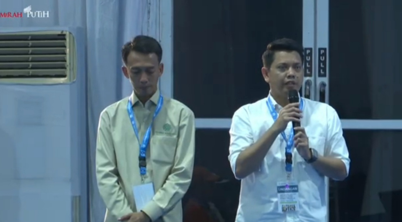 Dua pemuda yang sukses menjadi pengembang rumah subsidi (SinPo.id/Dok.Setpres RI)