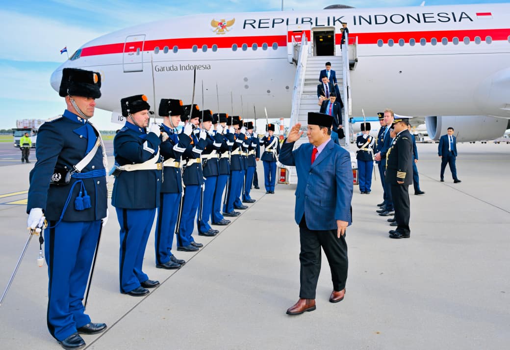 Presiden Prabowo Subianto saat tiba di Amsterdam (SinPo.id/ Setpres)