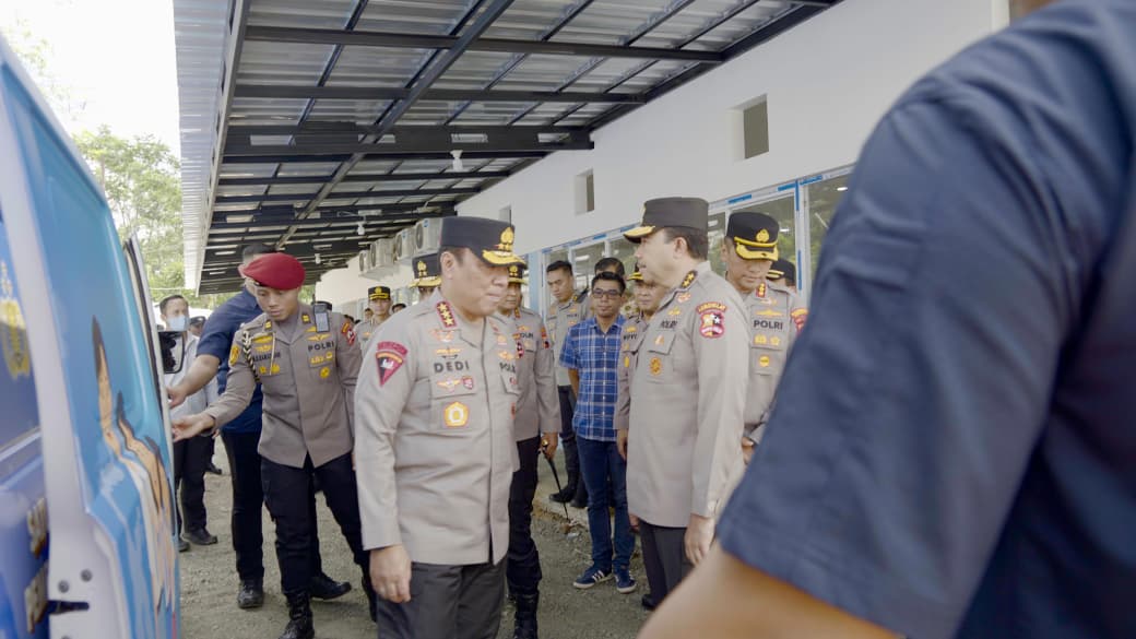 Wakapolri saat meninjau SPPG di Jateng (SinPo.id/Dok.Polri)