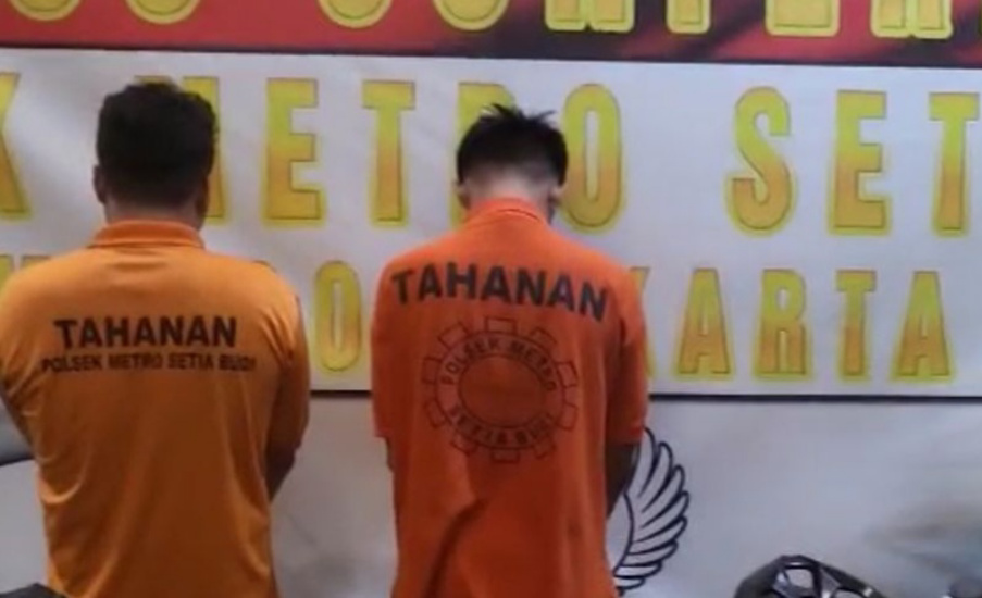 Dua pelaku pencurian motor yang ditangkap (SinPo.id/Dok.Polsek Setiabudi)